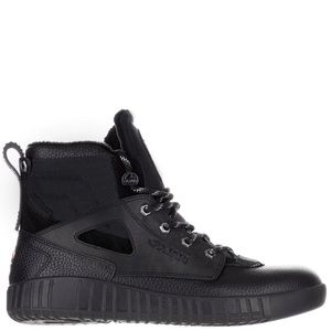 NWT waterproof winter/fall men’s boot. Size 12 - 12/5; True size 11-11/5